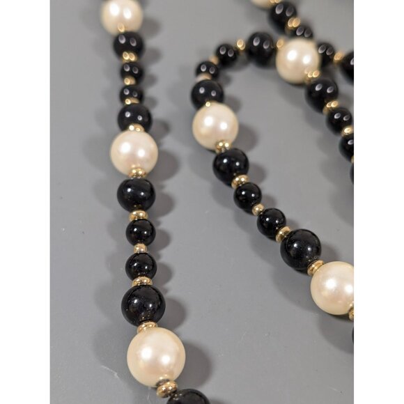 Vintage Black Glass Faux Pearl Beaded Classic Long Necklace Gold Tone 30" - Picture 4 of 8